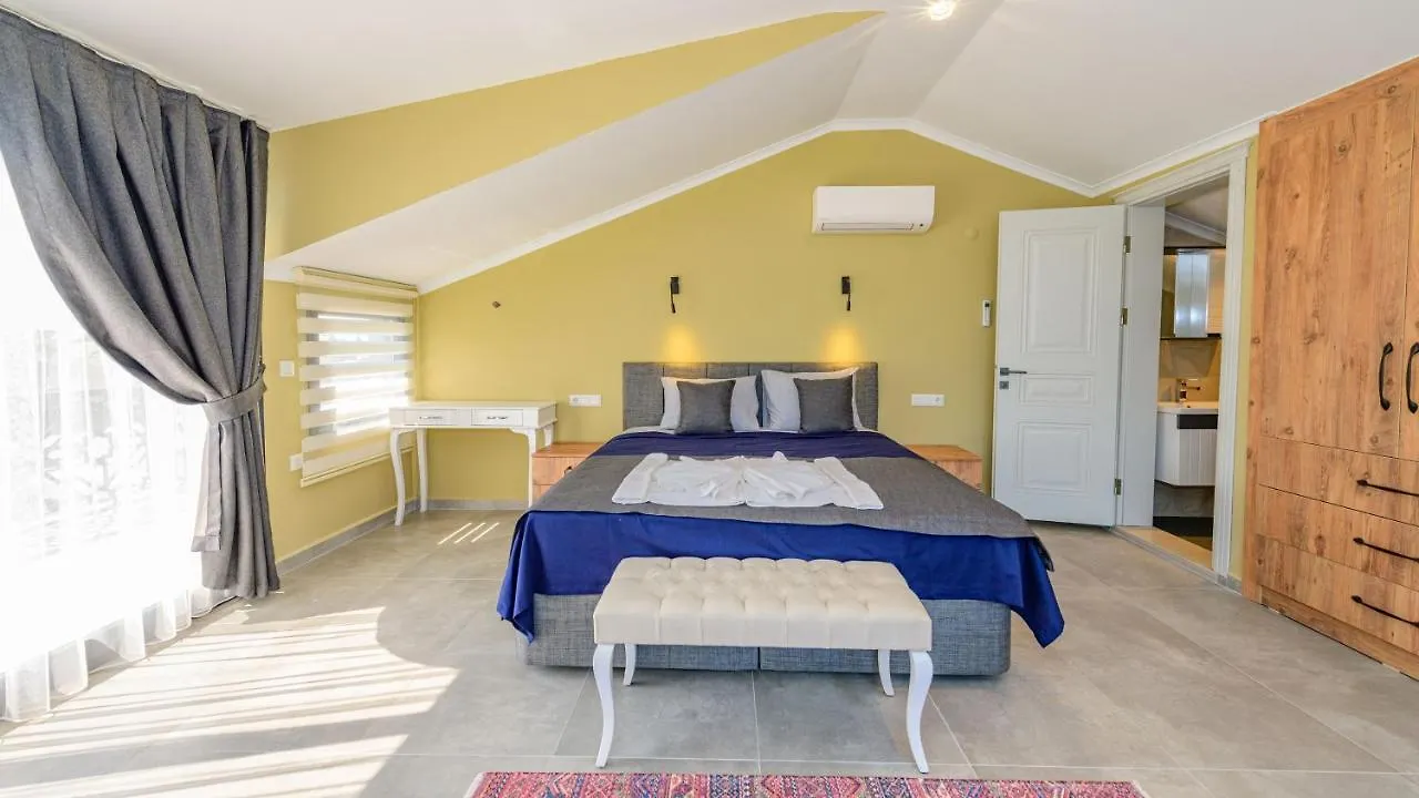 Soeguet 2 - 4 Bedroom With Jacuzzi In Fethiye Villa