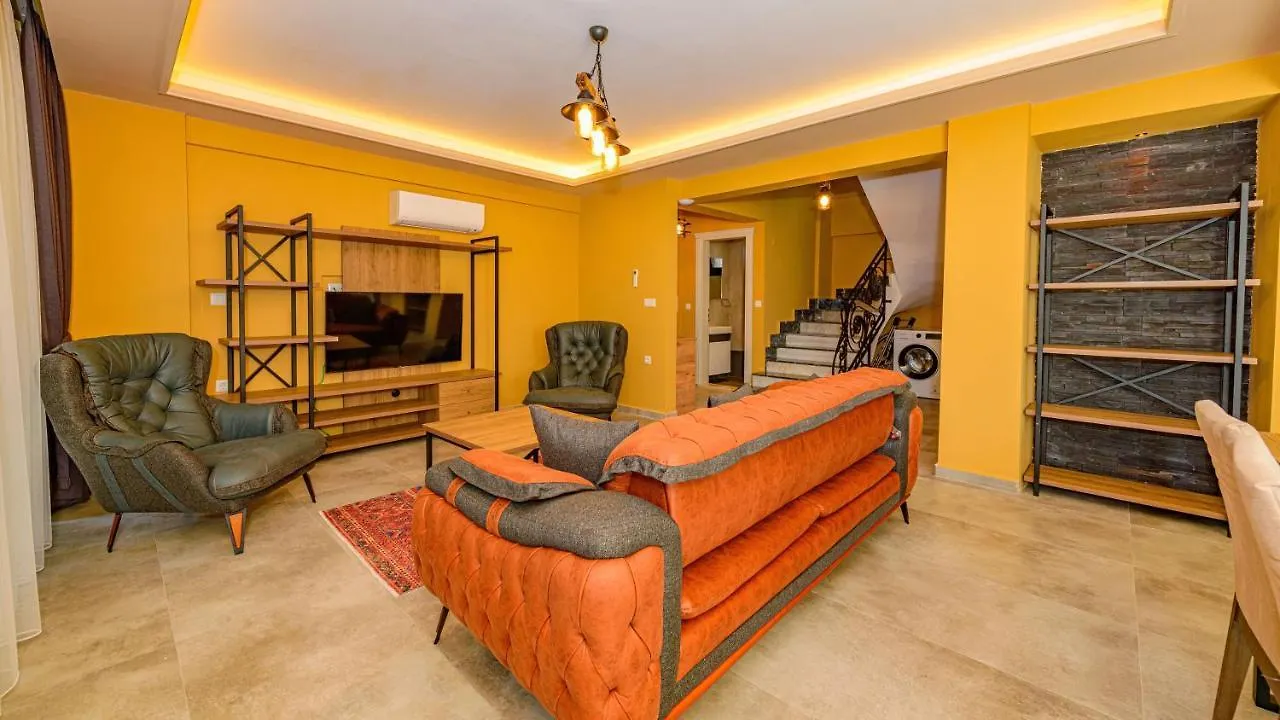Soeguet 2 - 4 Bedroom With Jacuzzi In Fethiye