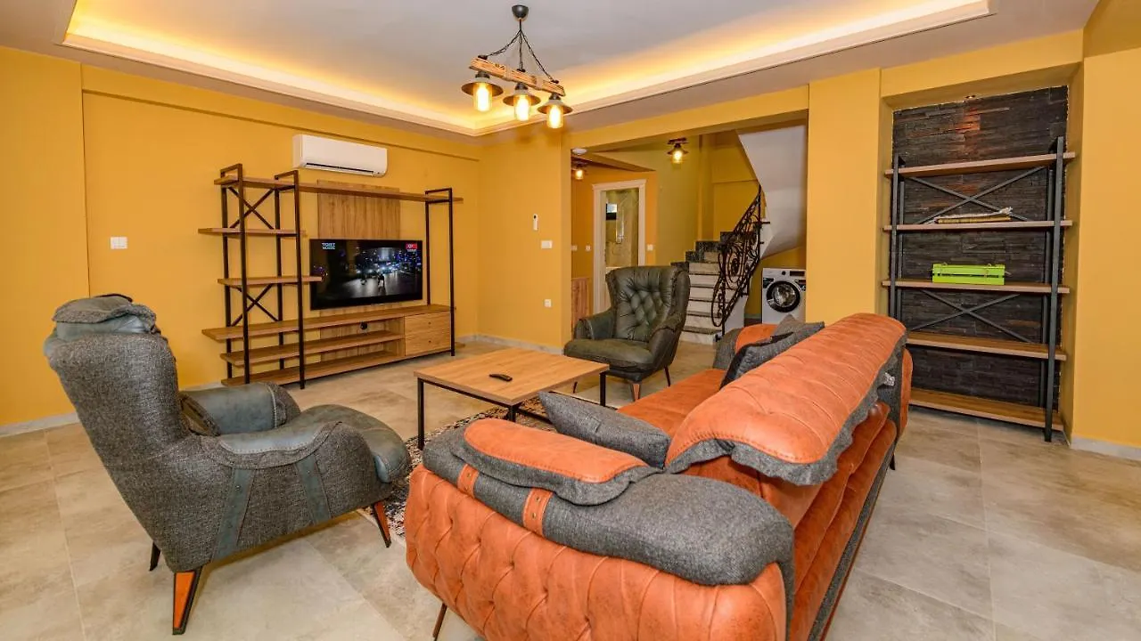 Soeguet 2 - 4 Bedroom With Jacuzzi In Fethiye