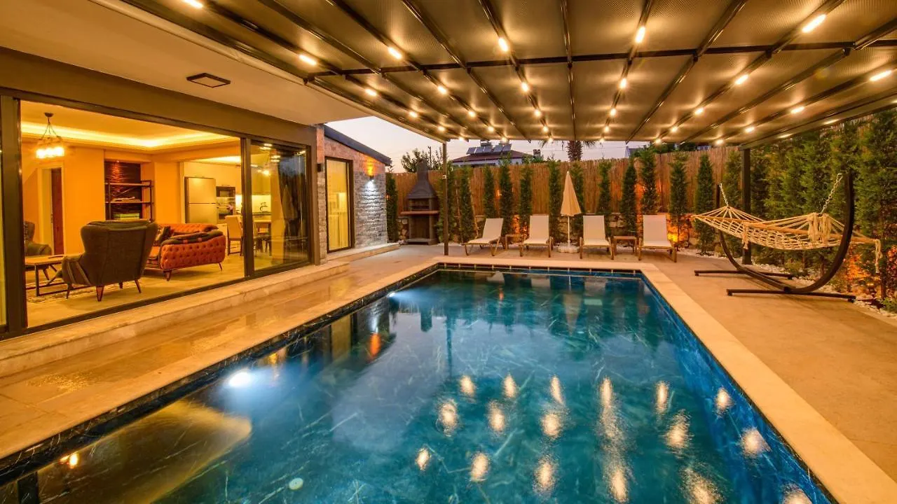 Soeguet 2 - 4 Bedroom With Jacuzzi In Fethiye