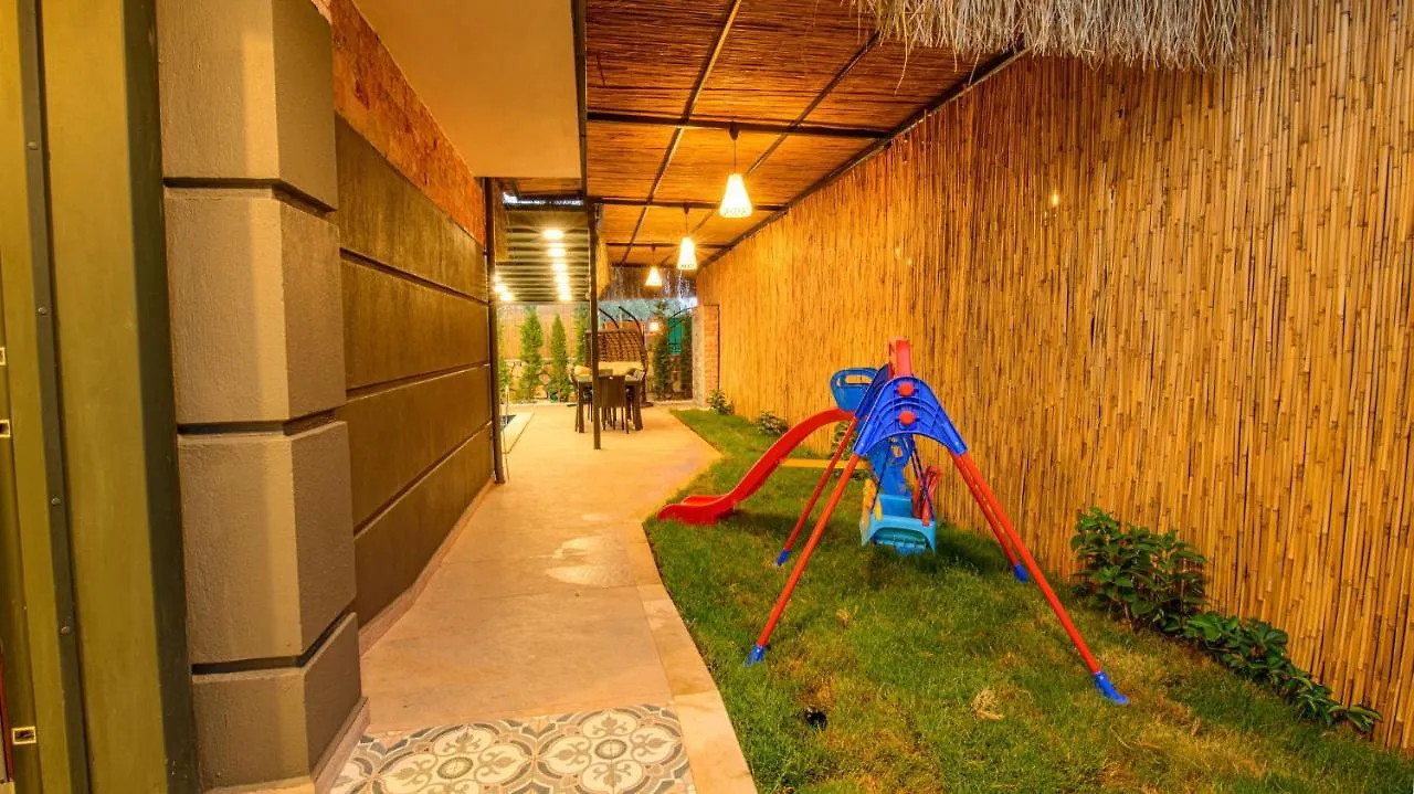 Soeguet 2 - 4 Bedroom With Jacuzzi In Fethiye Villa