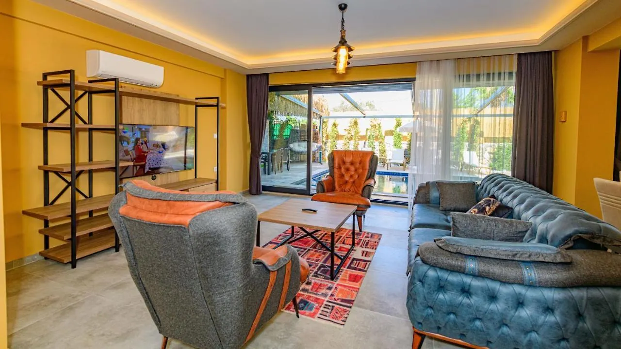 Soeguet 2 - 4 Bedroom With Jacuzzi In Fethiye