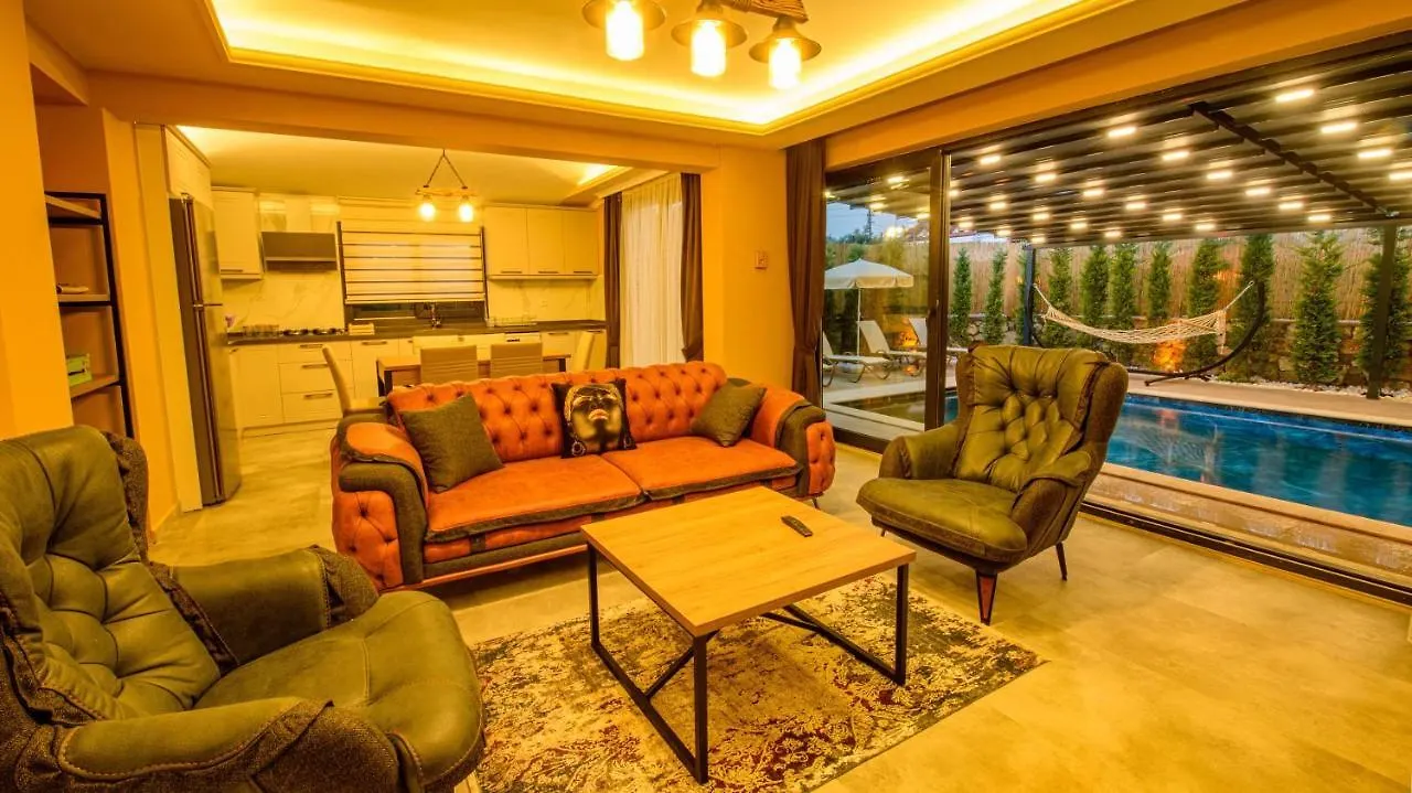 Soeguet 2 - 4 Bedroom With Jacuzzi In Fethiye