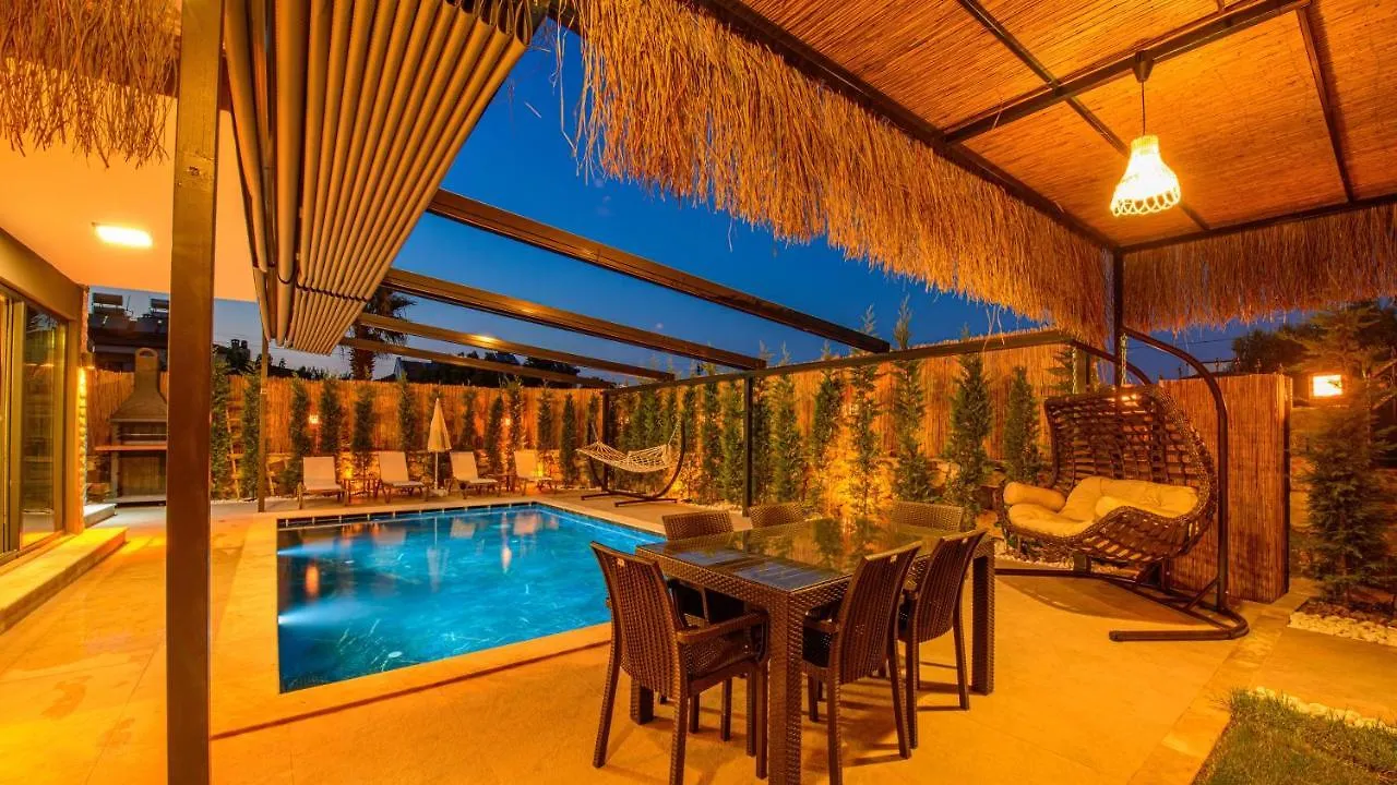 Soeguet 2 - 4 Bedroom With Jacuzzi In Fethiye